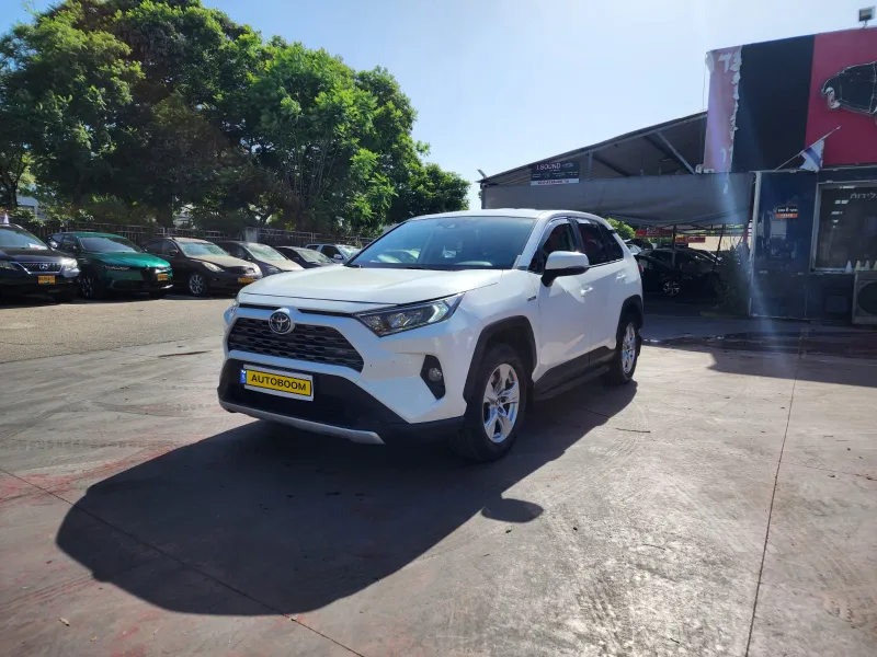 Toyota RAV4 с пробегом, 2019