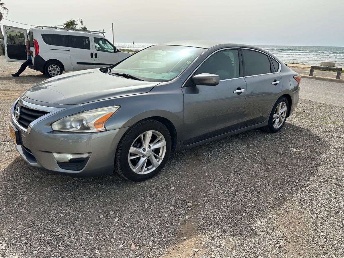 Nissan Altima с пробегом, 2015, частная рука