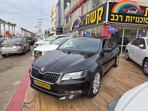 Škoda Superb 2ème main, 2016, main privée