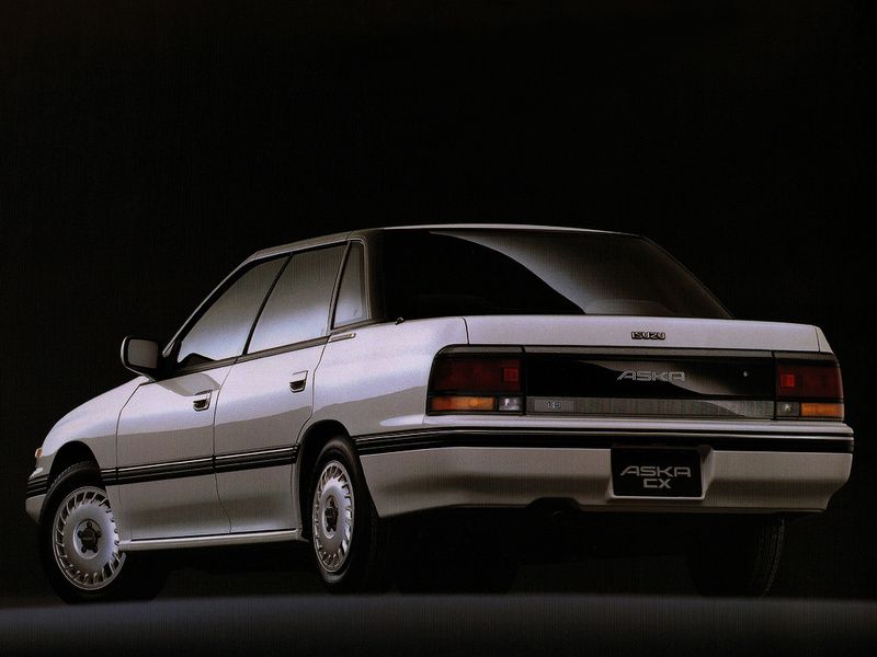 איסוזו אסקה 1990. מרכב, צורה. סדאן, 2 דור