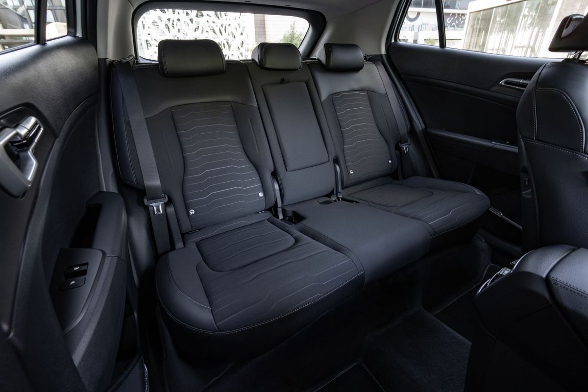 Kia Sportage 2024. Задние сидения. SUV Лонг, 5 поколение, рестайлинг
