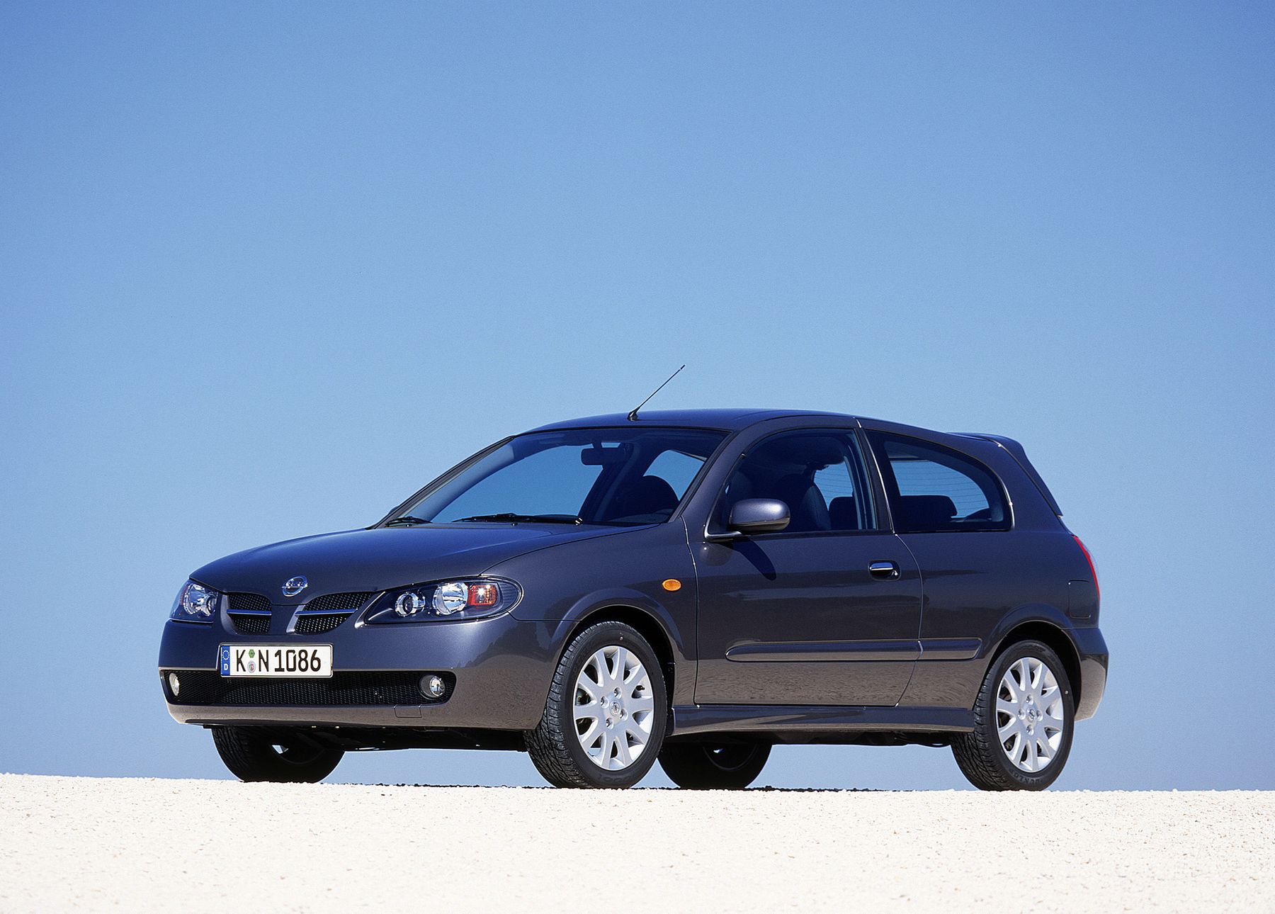 File:2004 Nissan Pulsar (N16 S2 MY03) Q 5-door hatchback (2015-07-10) 02.jpg - W