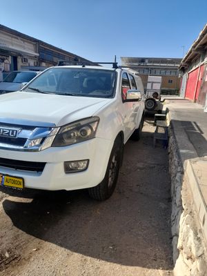 Isuzu D-Max 2ème main, 2013, main privée