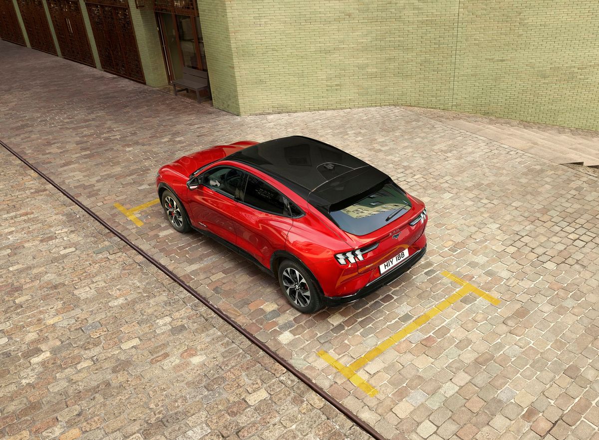פורד מוסטנג מאך- E ‏2020. מרכב, צורה. רכב שטח 5 דלתות, 1 דור