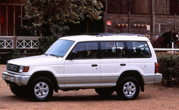 מיצובישי מונטרו ‏1991. מרכב, צורה. רכב שטח 5 דלתות, 2 דור
