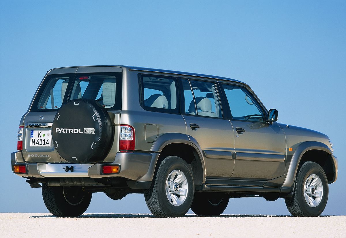 Nissan Patrol 2001. Carrosserie, extérieur. VUS 5-portes, 5 génération, restyling