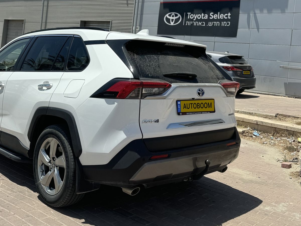 Toyota RAV4 2nd hand, 2022, private hand