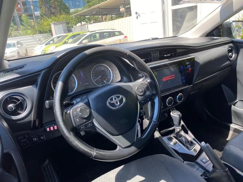 Toyota Corolla 2nd hand, 2017