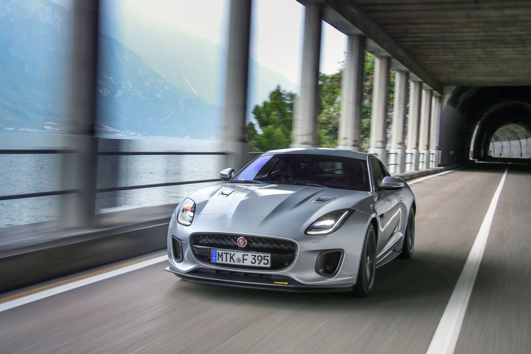 Jaguar f Type 400