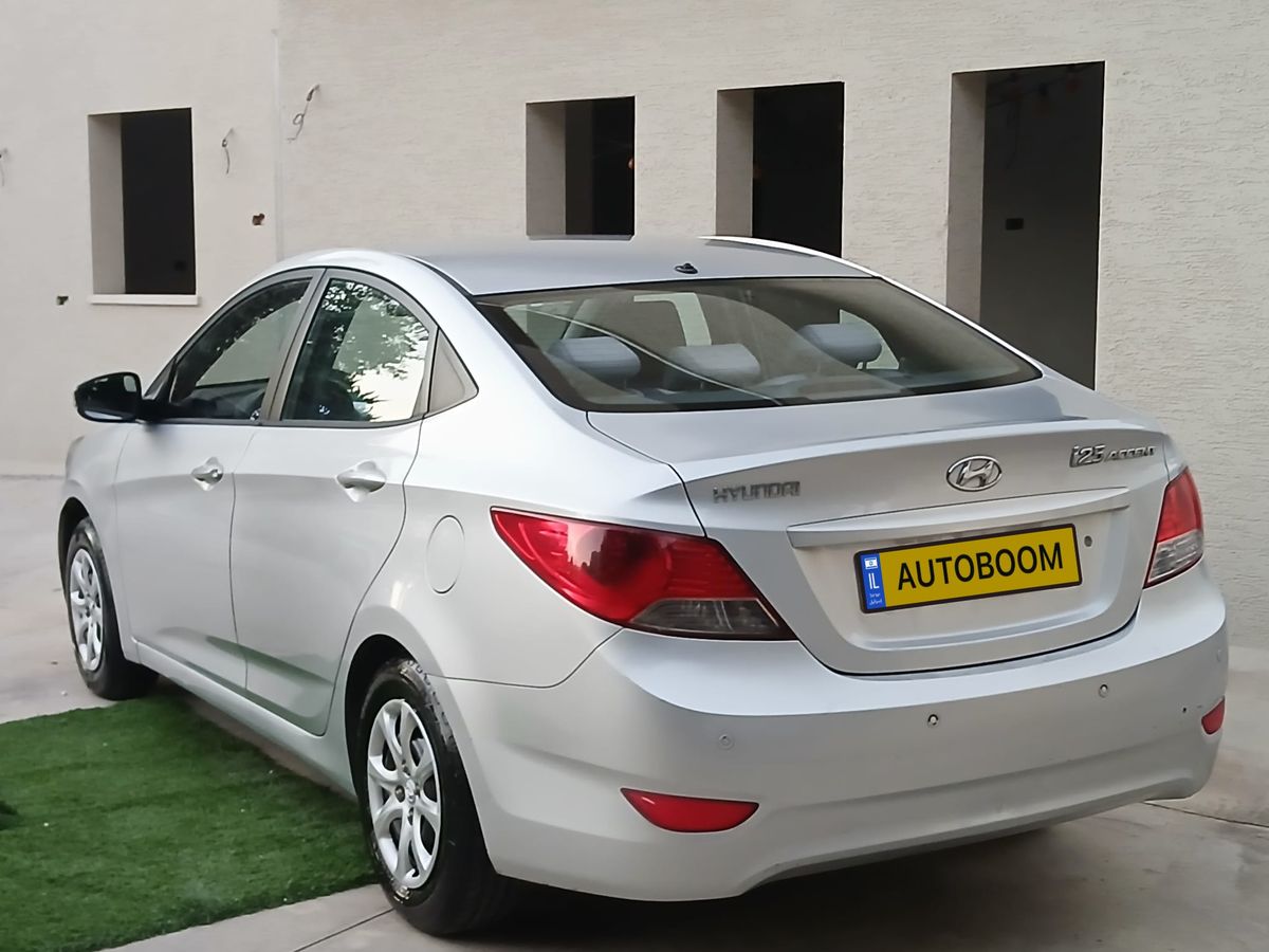 Hyundai i25 с пробегом, 2013, частная
