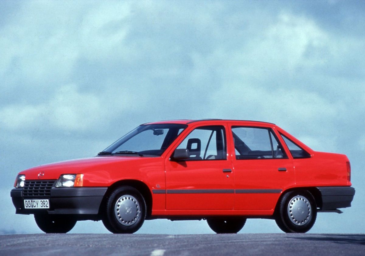 Vauxhall Astra 1984. Carrosserie, extérieur. Berline, 2 génération