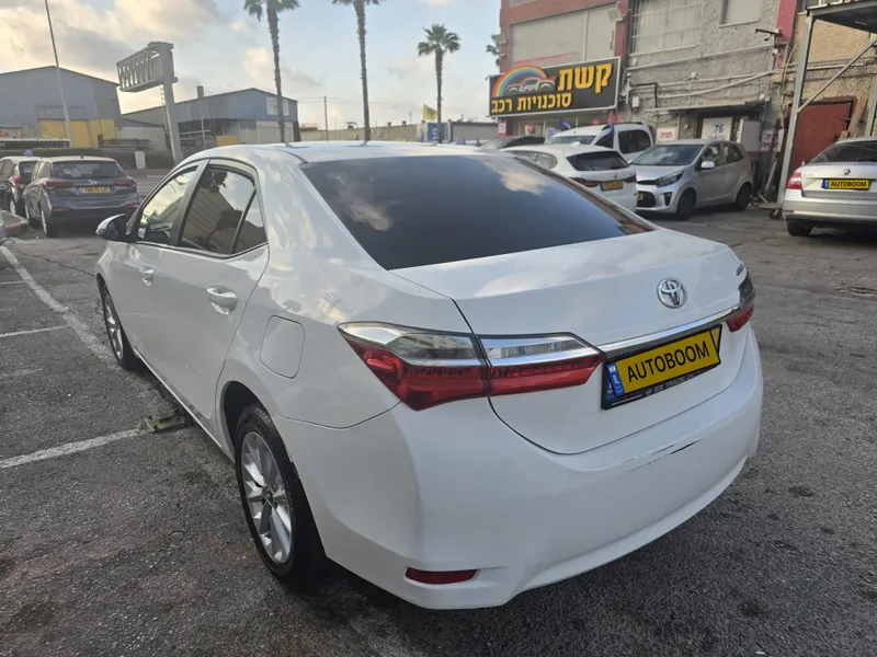 Toyota Corolla с пробегом, 2017
