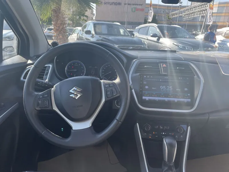 Suzuki SX4 2ème main, 2015, main privée