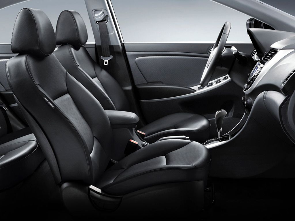 Hyundai i25 2011. Front seats. Sedan, 1 generation