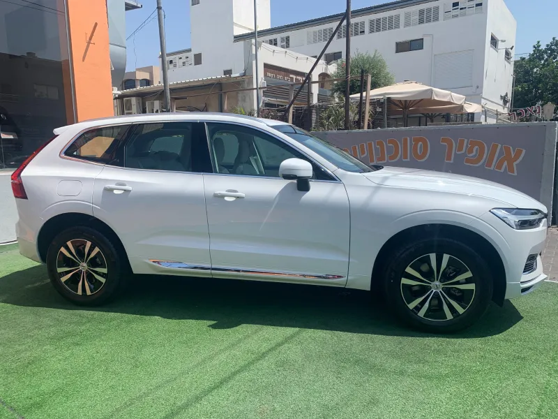 Volvo XC60 new car, 2021