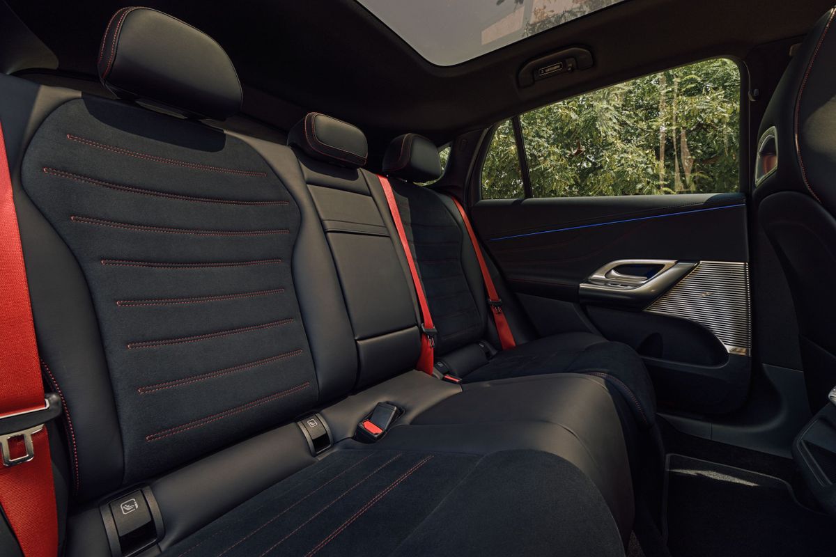 Mercedes GLC EQ 2025. Задние сидения. Внедорожник 5 дв., 1 поколение