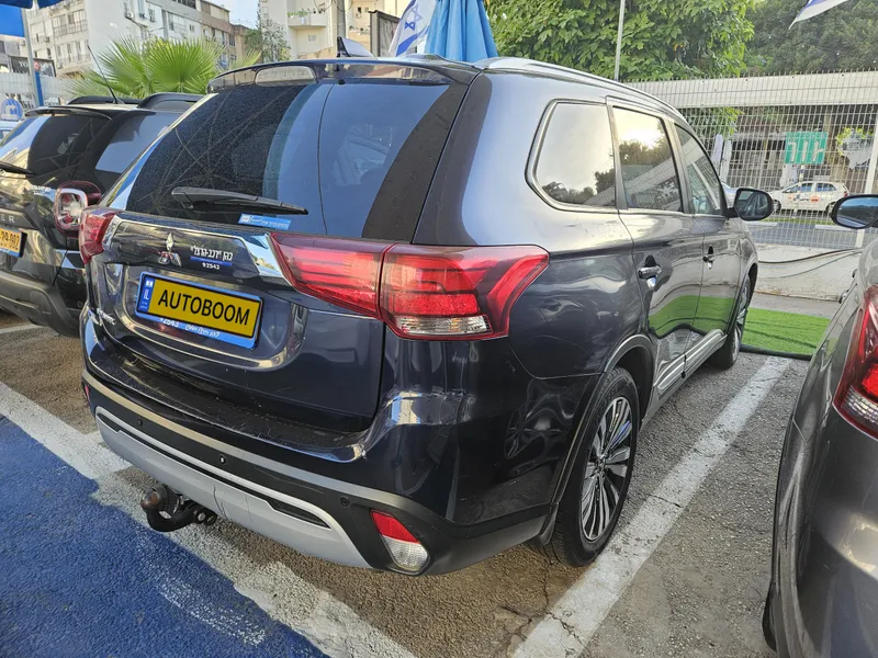 Mitsubishi Outlander с пробегом, 2020