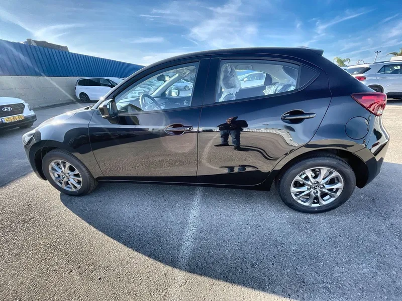 Mazda 2 nouvelle voiture, 2025