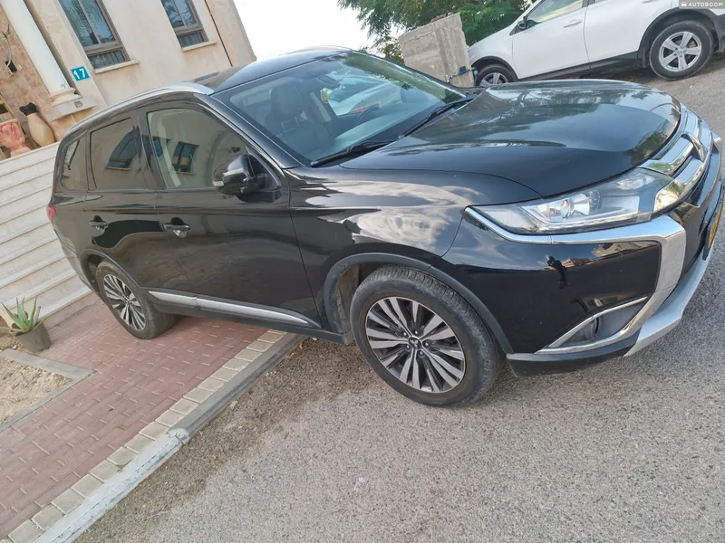 Mitsubishi Outlander 2nd hand, 2016, private