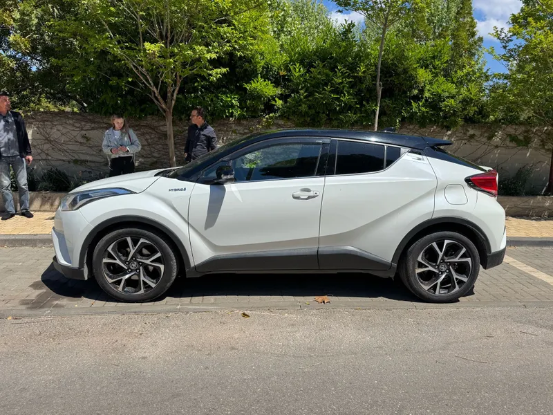 Toyota C-HR 2nd hand, 2019, private hand