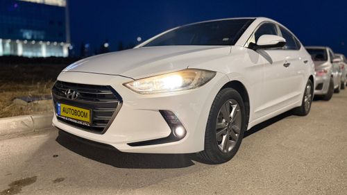 Hyundai Elantra, 2018, фото