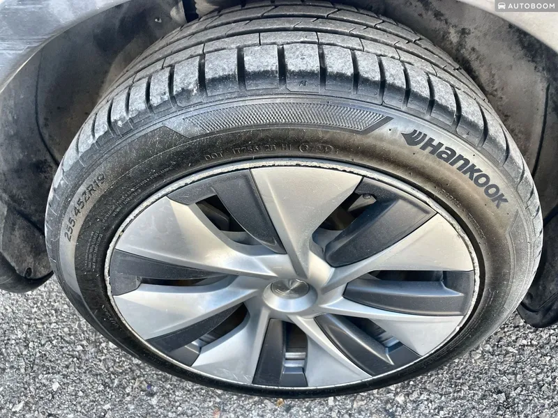 Tesla Model Y 2nd hand, 2023, private