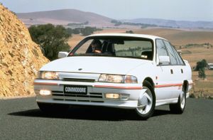הולדן קומודור 1990. מרכב, צורה. סדאן, 2 דור