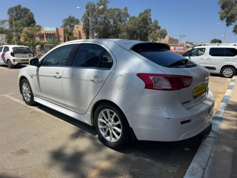 Mitsubishi Lancer 2nd hand, 2015, private hand