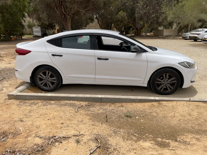 Hyundai Elantra с пробегом, 2018, частная рука