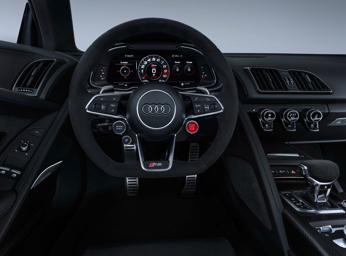 Audi R8 2018. Tableau de bord. Coupé, 2 génération, restyling