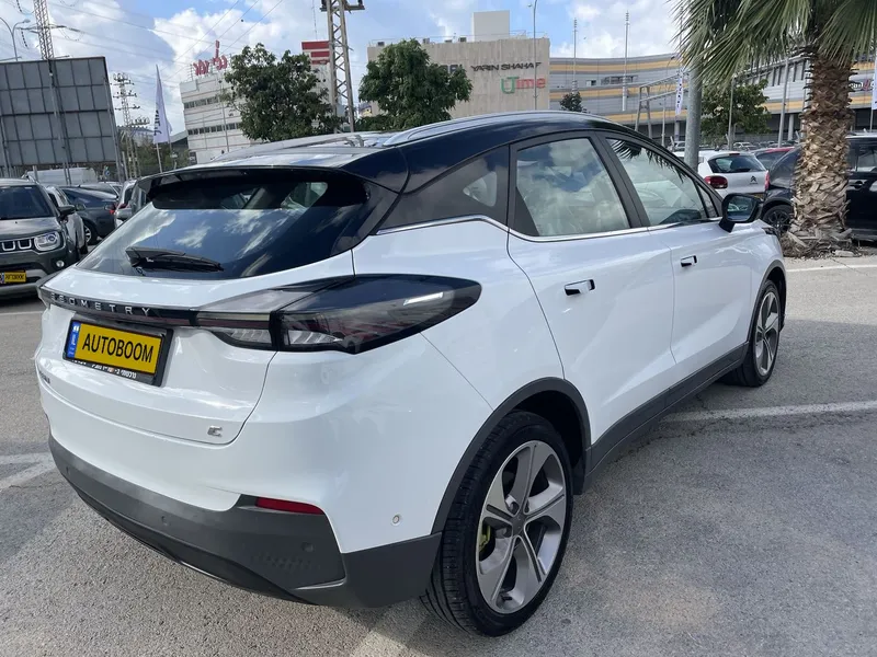 Geely Geometry C 2nd hand, 2023, private