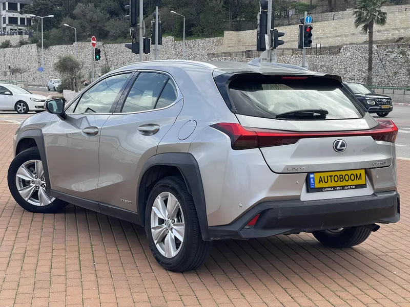 Lexus UX 2nd hand, 2021, private