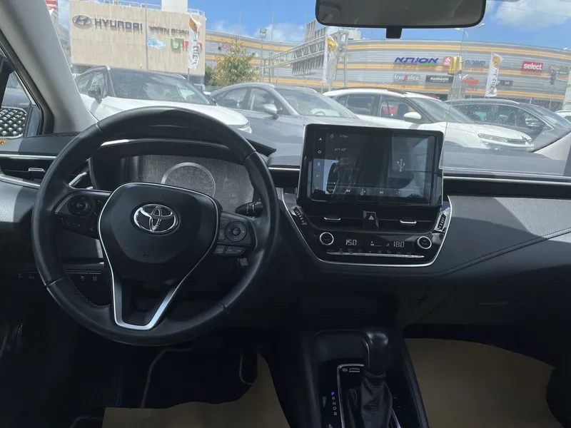 Toyota Corolla с пробегом, 2022