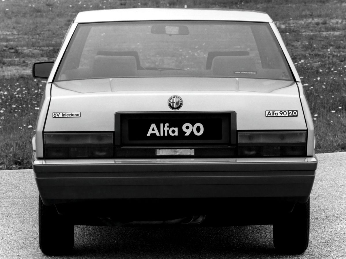 Alfa Romeo 90 1984. Carrosserie, extérieur. Berline, 1 génération