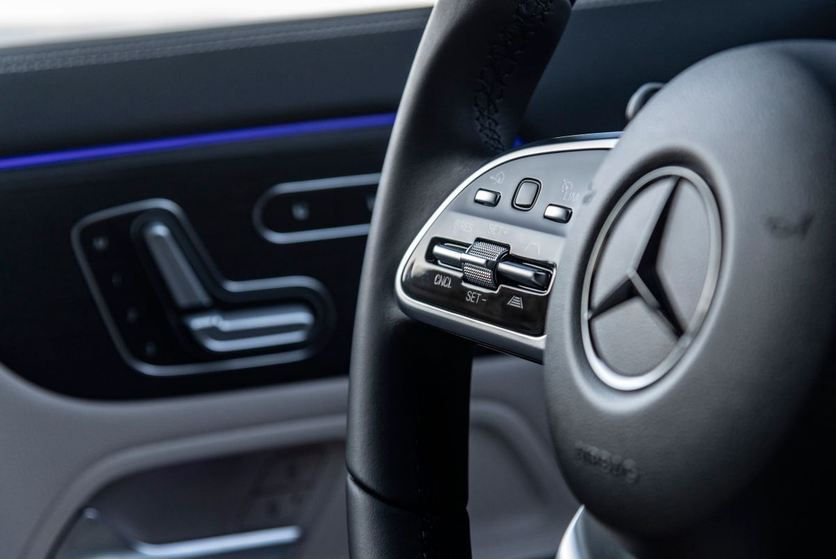 Mercedes GLA 2019. Steering wheel. 2 generation