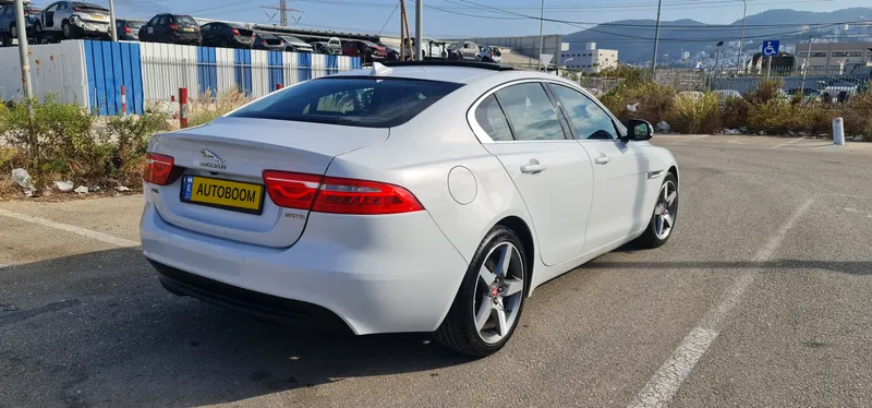 Jaguar XE 2ème main, 2016, main privée
