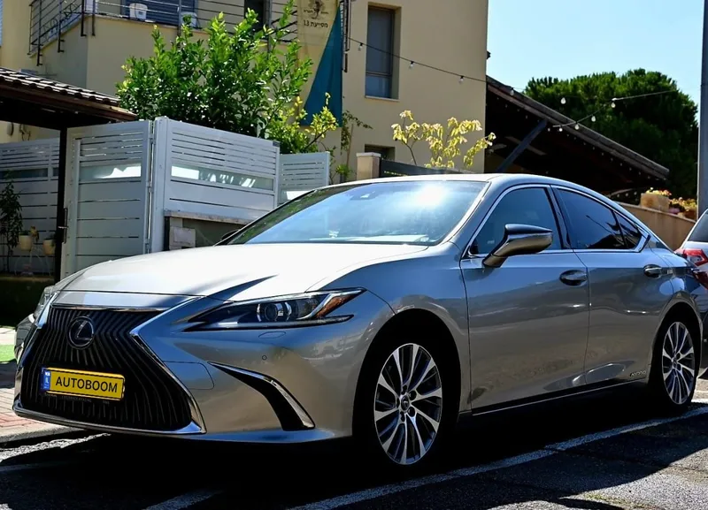 Lexus ES с пробегом, 2019, частная рука