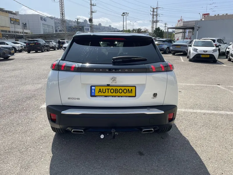Peugeot 2008 с пробегом, 2021