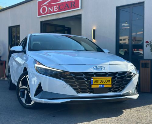 Hyundai Elantra, 2022, фото