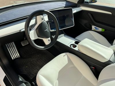 Tesla Model 3 2nd hand, 2021, private hand