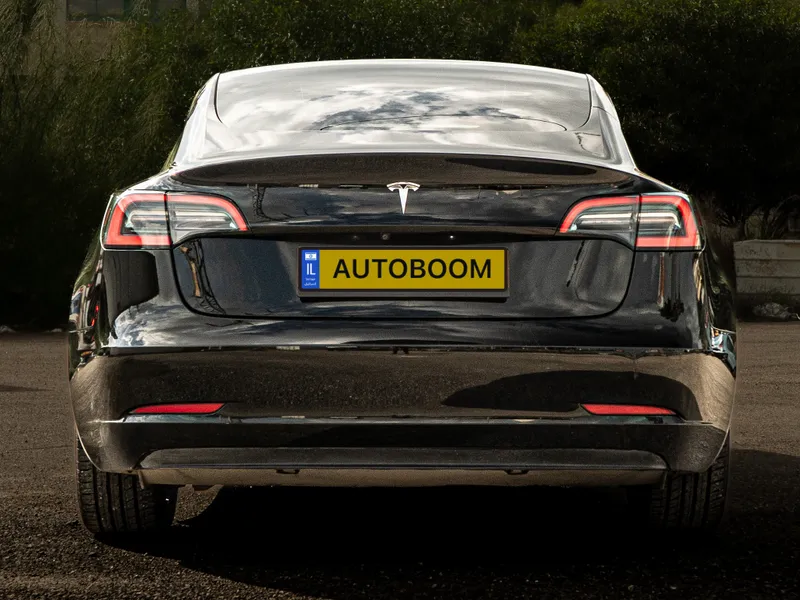 Tesla Model 3 2nd hand, 2023, private