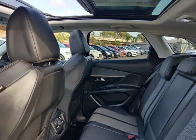Peugeot 3008 с пробегом, 2017