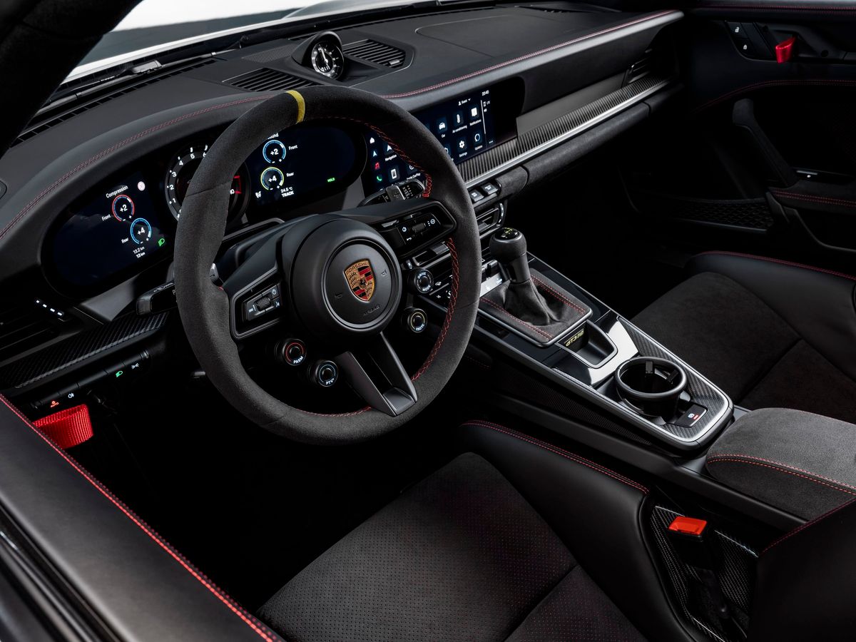 Порше 911 GT3 RS 2022. Передние сидения. Купе, 1 поколение
