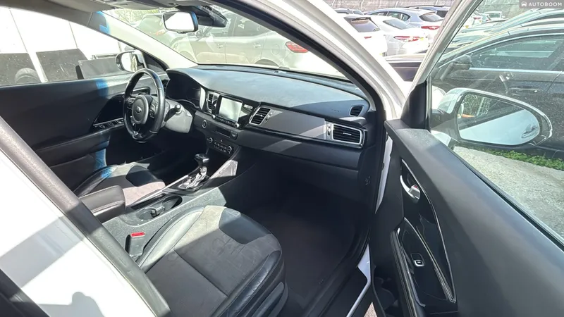 Kia Niro 2nd hand, 2018, private