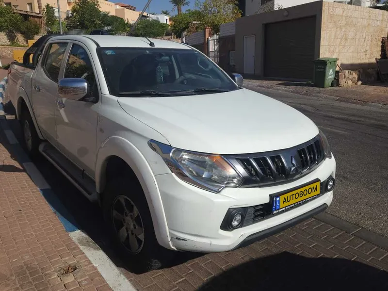 Mitsubishi L200 с пробегом, 2018, частная рука