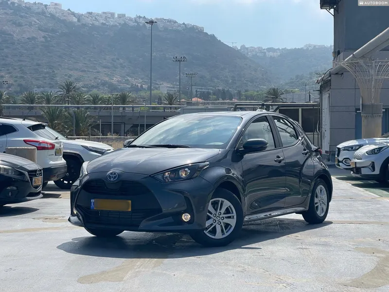 Toyota Yaris новый, 2026