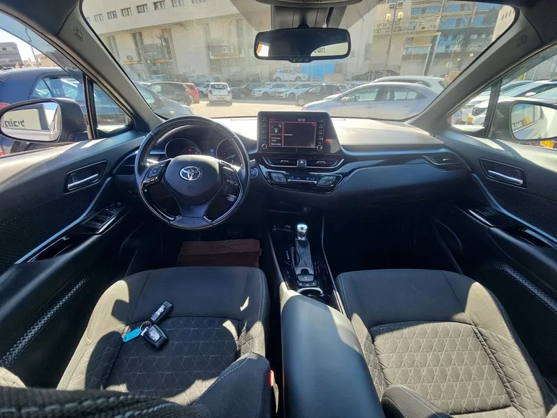 Toyota C-HR с пробегом, 2021, частная рука