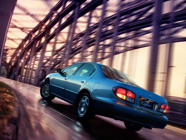 ניסאן ספירו 2003. מרכב, צורה. סדאן, 4 דור