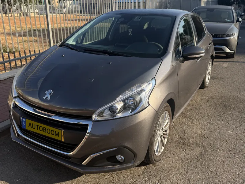 Peugeot 208 2nd hand, 2019, private