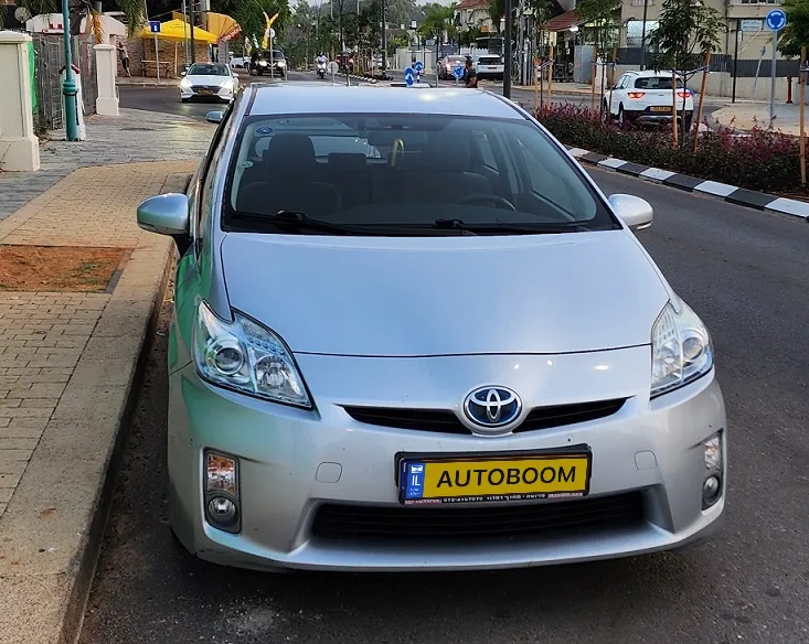Toyota Prius 2nd hand, 2011, private hand